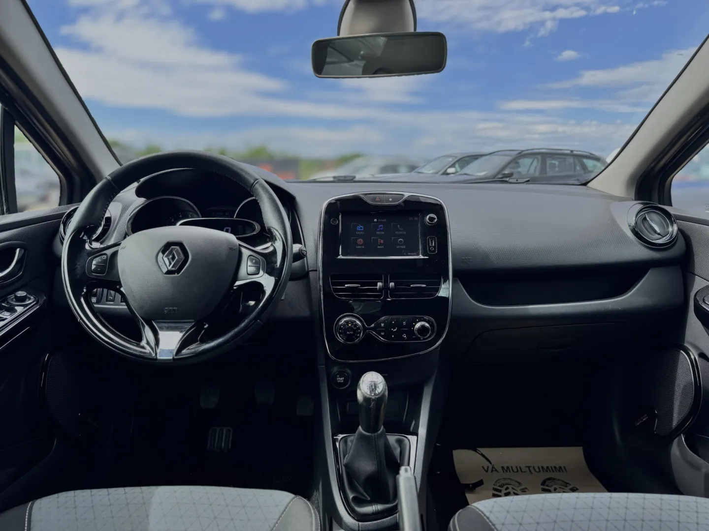 Cumpara/ Vinde online Renault  Clio 2013 SH, la cel mai bun pret pentru tine!