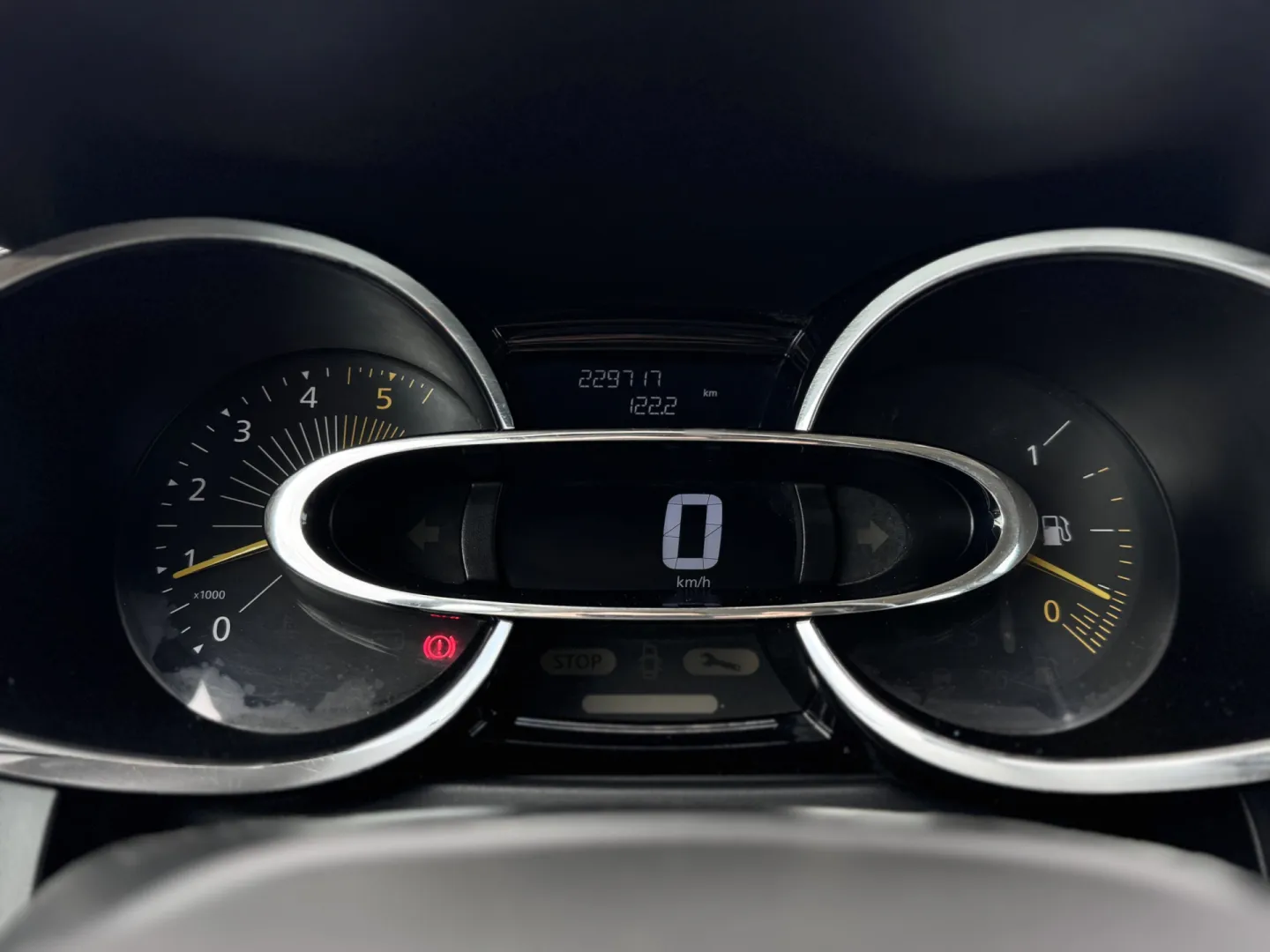 Cumpara/ Vinde online Renault  Clio 2013 SH, la cel mai bun pret pentru tine!