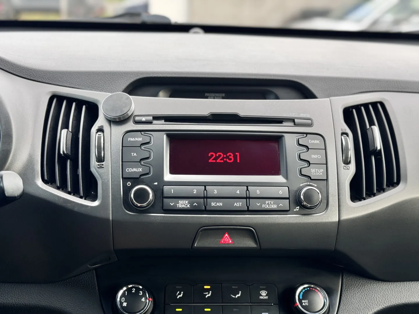 Cumpara/ Vinde online Kia Sportage 2012 SH, la cel mai bun pret pentru tine!