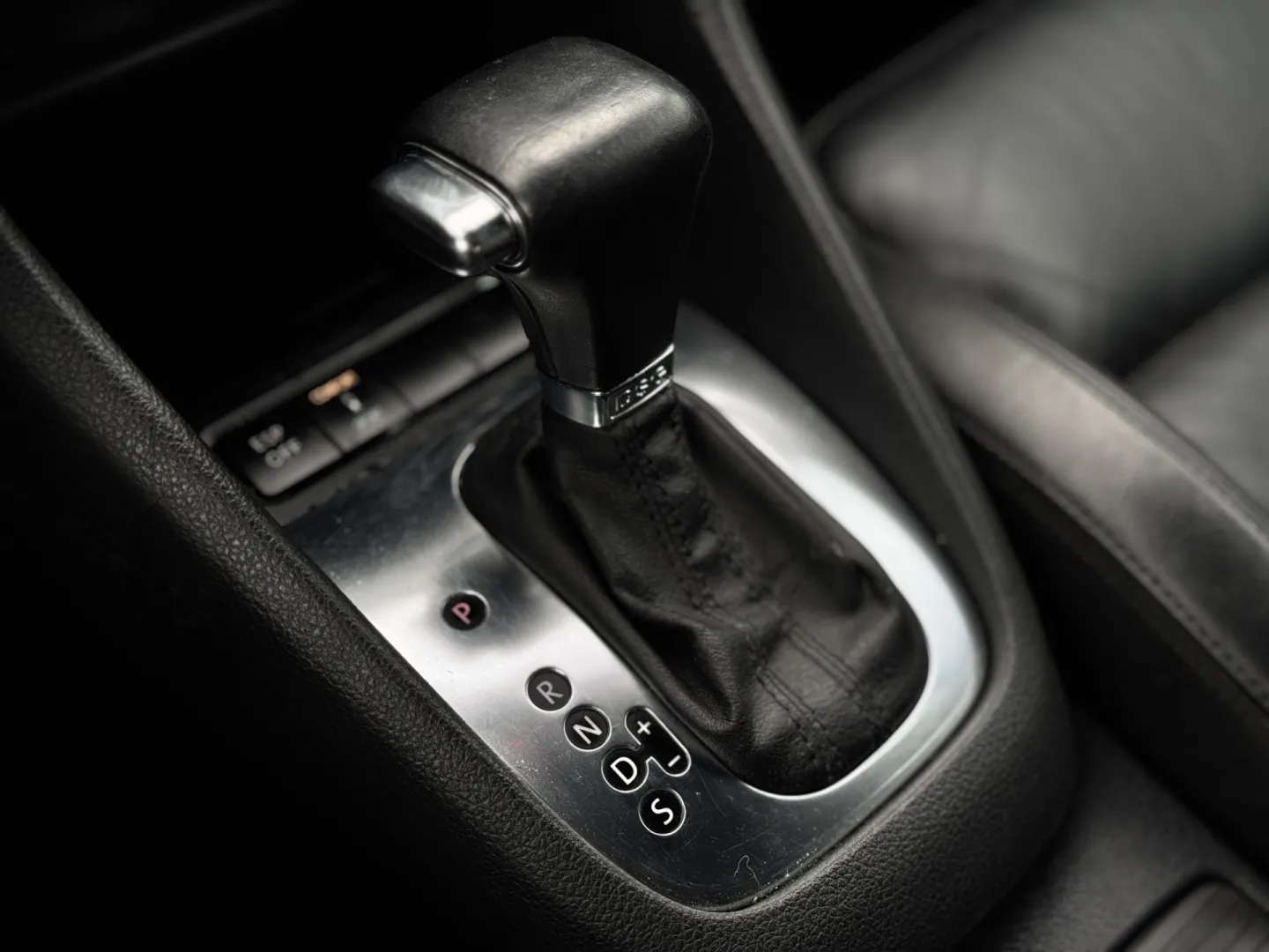 Cumpara/ Vinde online Volkswagen Golf 2009 SH, la cel mai bun pret pentru tine!