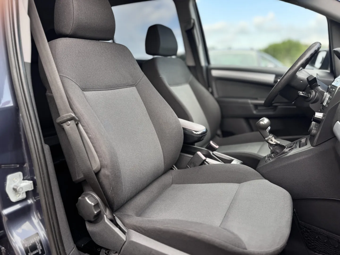 Cumpara/ Vinde online Opel Zafira 2006 SH, la cel mai bun pret pentru tine!