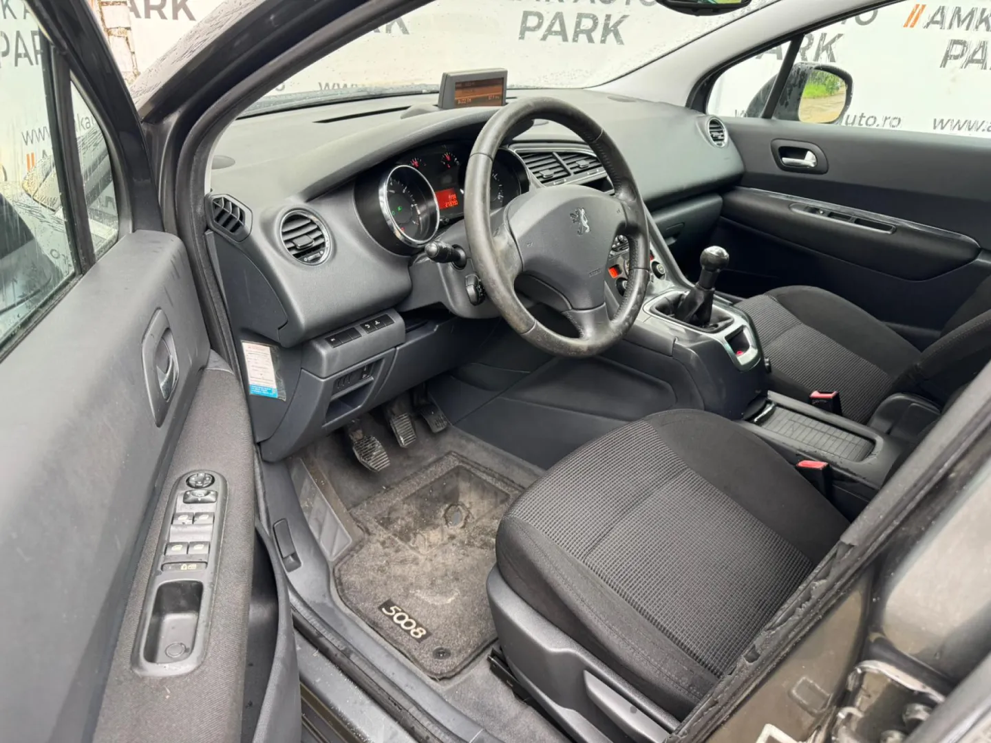 Cumpara/ Vinde online Peugeot 5008 2010 SH, la cel mai bun pret pentru tine!