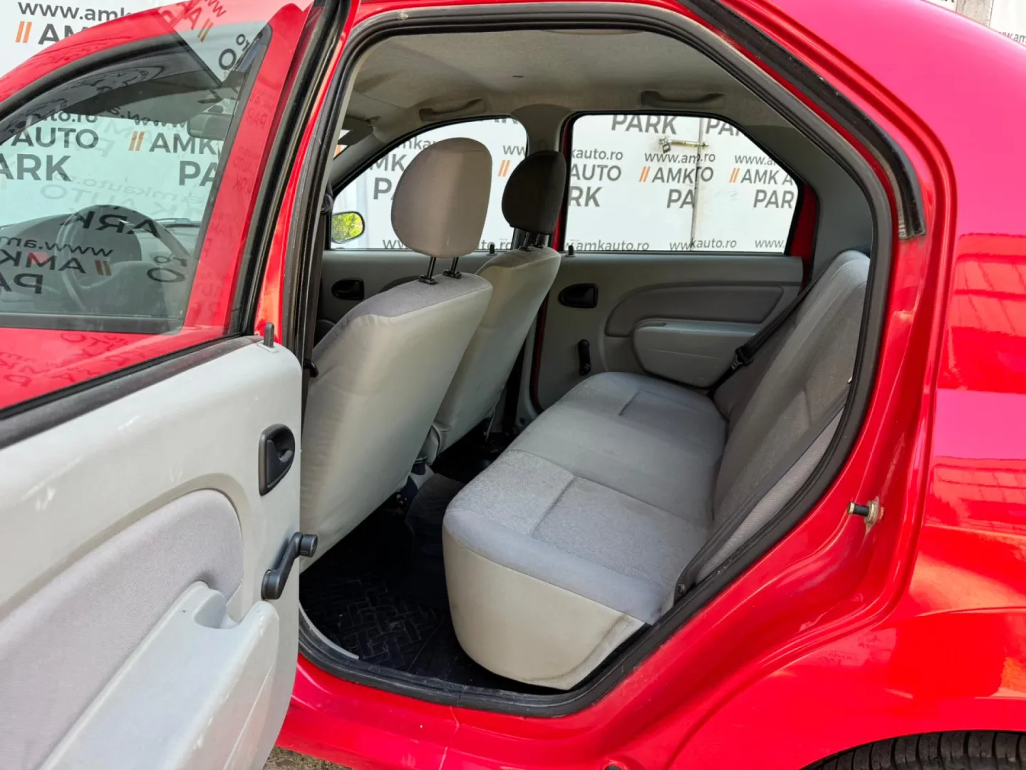 Cumpara/ Vinde online Dacia Logan 2006 SH, la cel mai bun pret pentru tine!