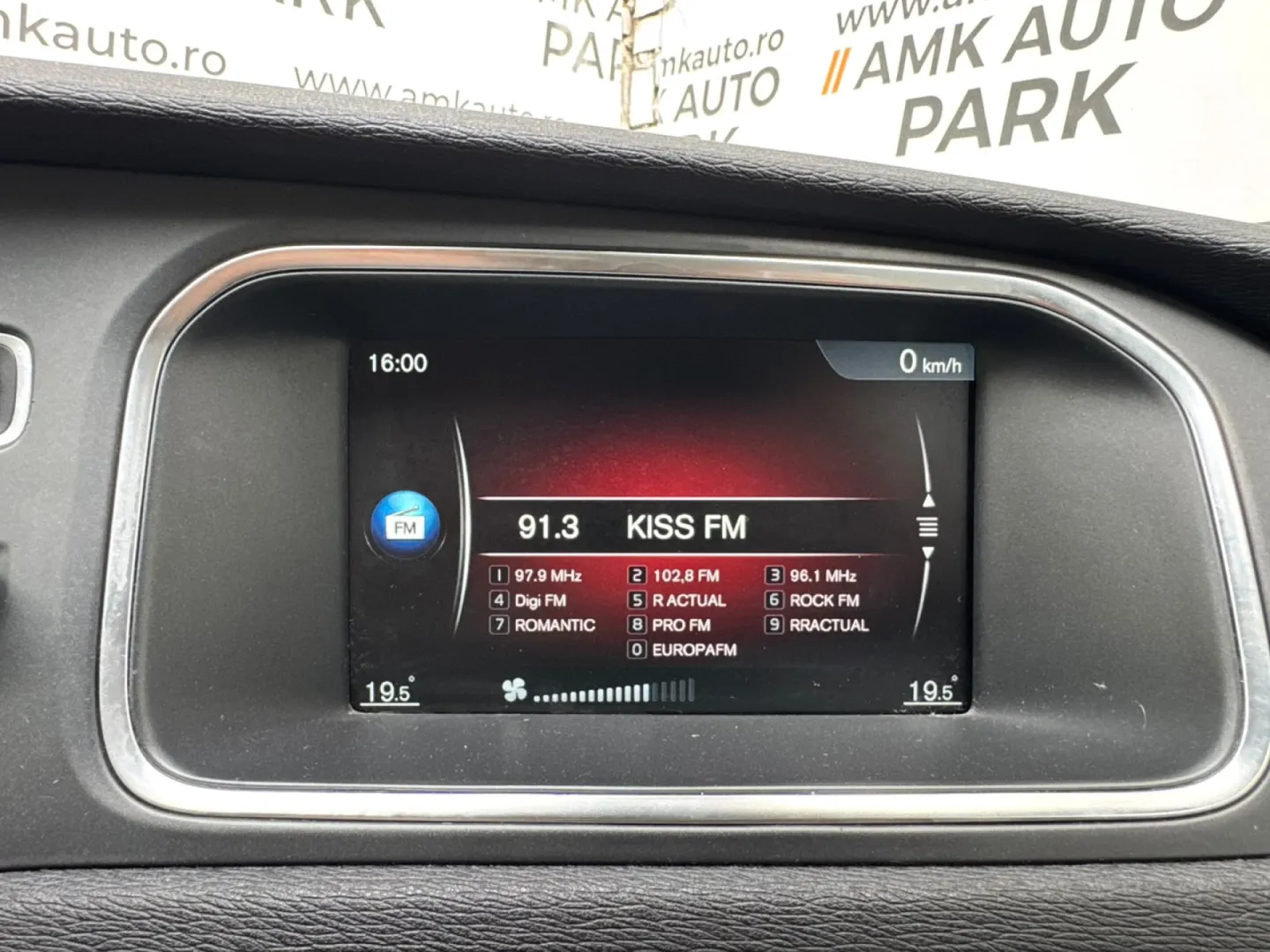 Cumpara/ Vinde online Volvo V40 2016 SH, la cel mai bun pret pentru tine!