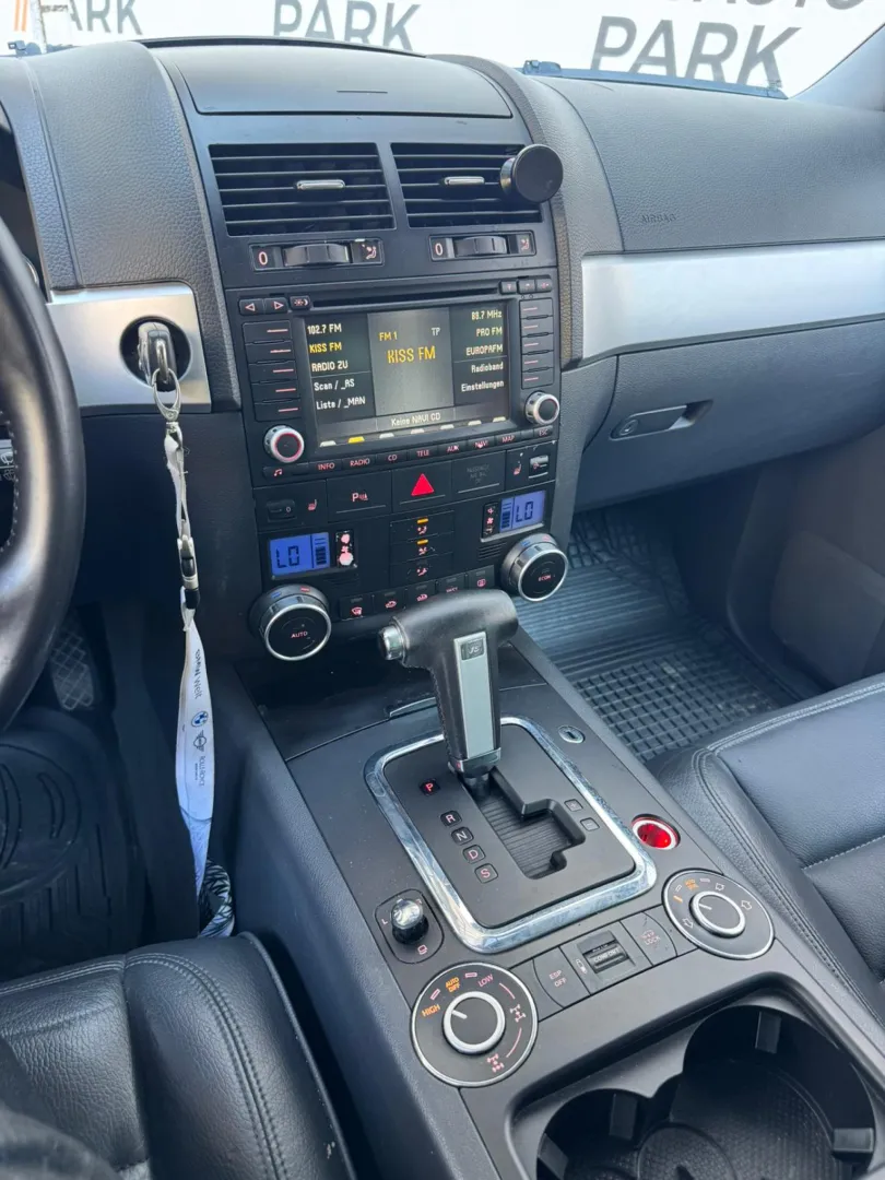 Cumpara/ Vinde online Volkswagen Touareg 2005 SH, la cel mai bun pret pentru tine!