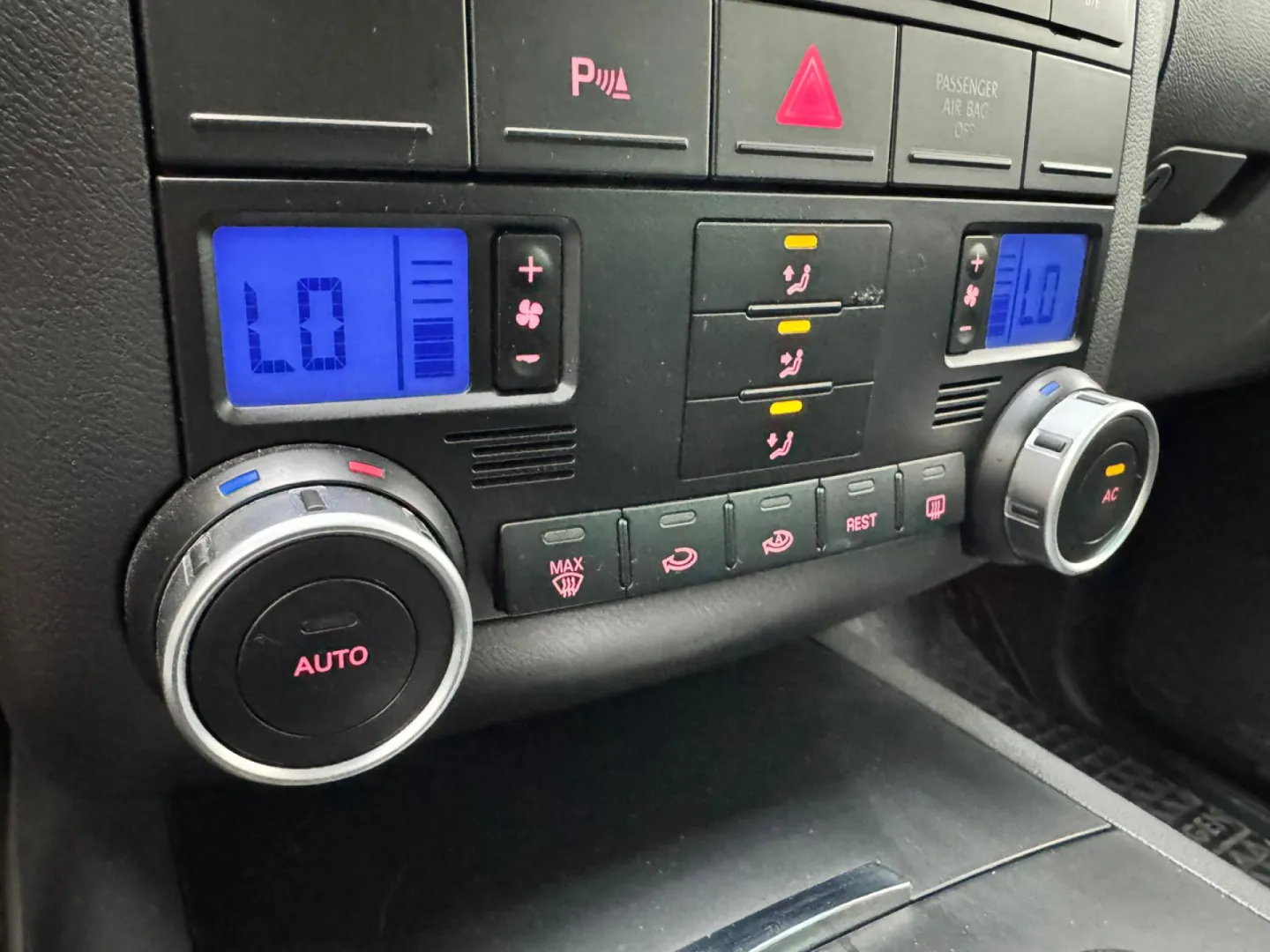 Cumpara/ Vinde online Volkswagen Touareg 2009 SH, la cel mai bun pret pentru tine!