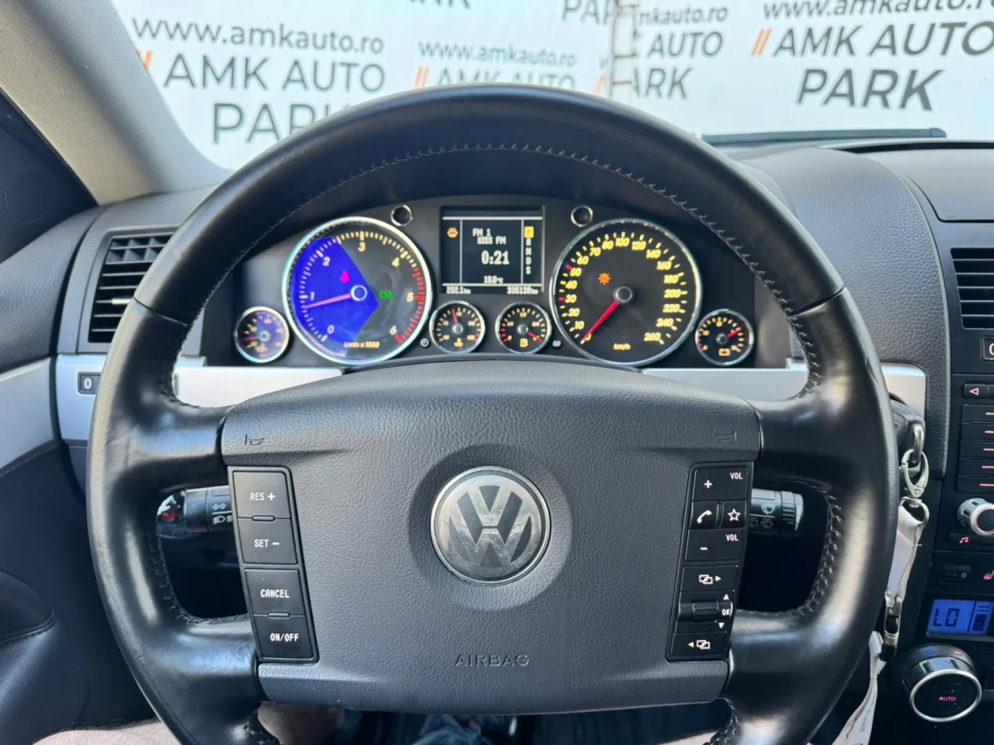 Cumpara/ Vinde online Volkswagen Touareg 2005 SH, la cel mai bun pret pentru tine!