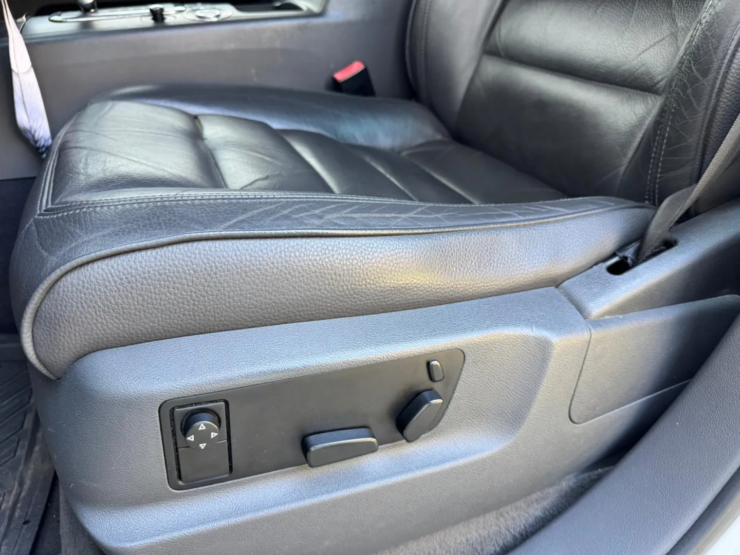 Cumpara/ Vinde online Volkswagen Touareg 2005 SH, la cel mai bun pret pentru tine!