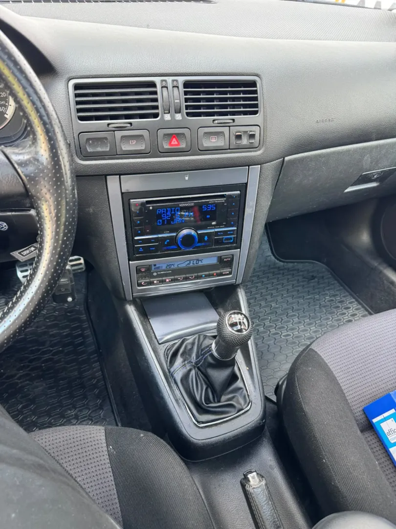 Cumpara/ Vinde online Volkswagen Bora 2003 SH, la cel mai bun pret pentru tine!
