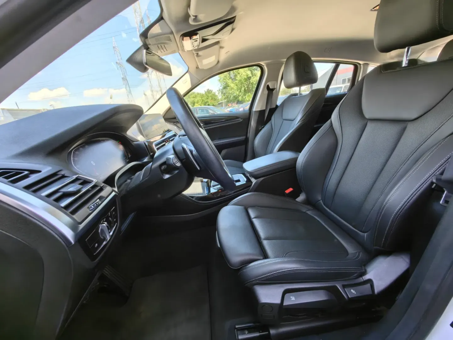 Cumpara/ Vinde online BMW X4 2022 SH, la cel mai bun pret pentru tine!