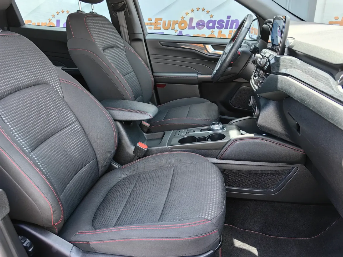 Cumpara/ Vinde online Ford Kuga 2022 SH, la cel mai bun pret pentru tine!