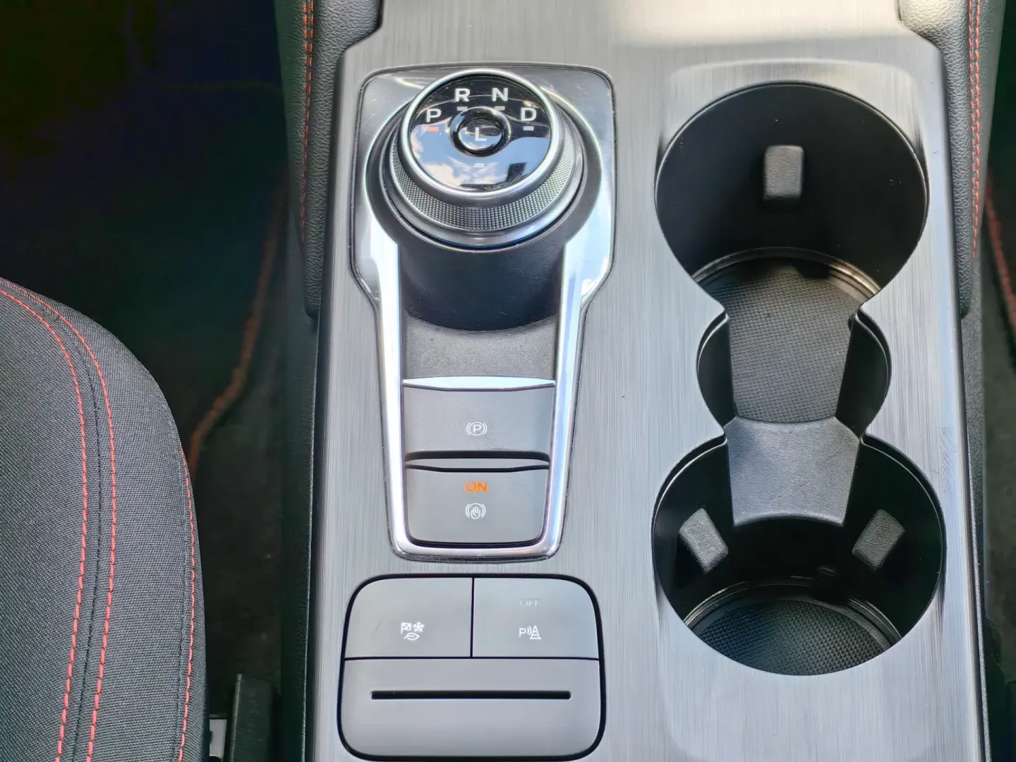 Cumpara/ Vinde online Ford Kuga 2022 SH, la cel mai bun pret pentru tine!