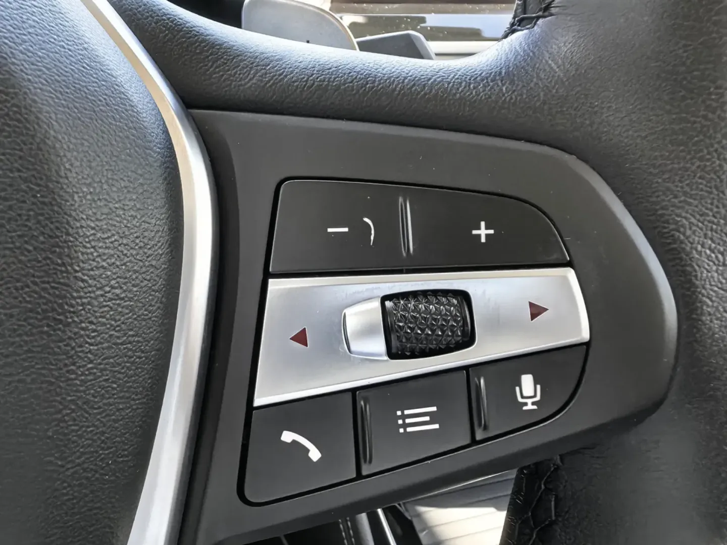 Cumpara/ Vinde online BMW X4 2022 SH, la cel mai bun pret pentru tine!
