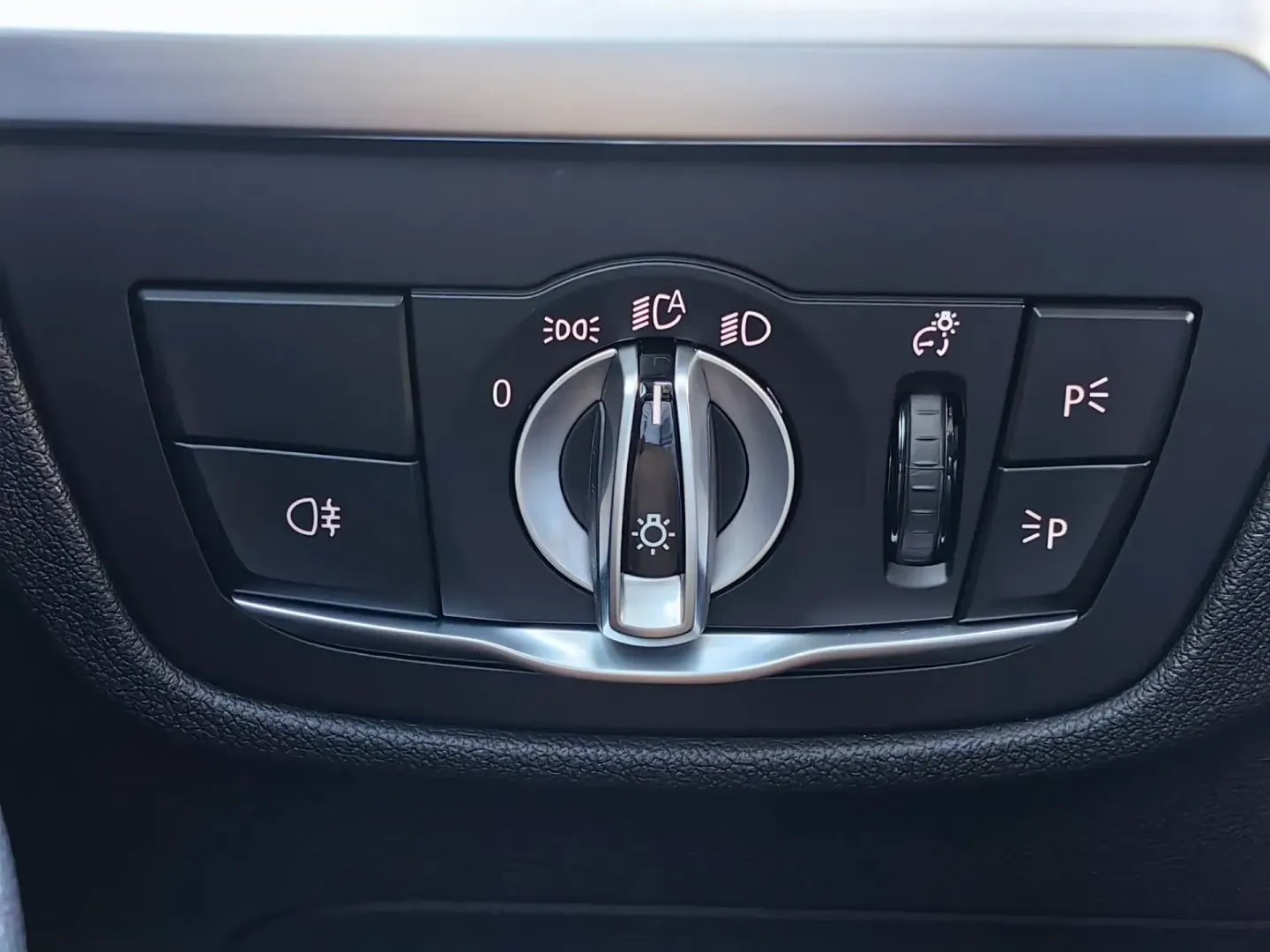 Cumpara/ Vinde online BMW X4 2022 SH, la cel mai bun pret pentru tine!
