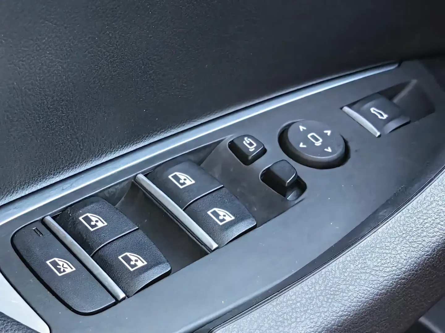 Cumpara/ Vinde online BMW X4 2022 SH, la cel mai bun pret pentru tine!