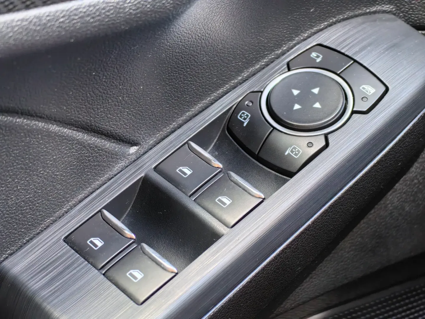 Cumpara/ Vinde online Ford Kuga 2022 SH, la cel mai bun pret pentru tine!