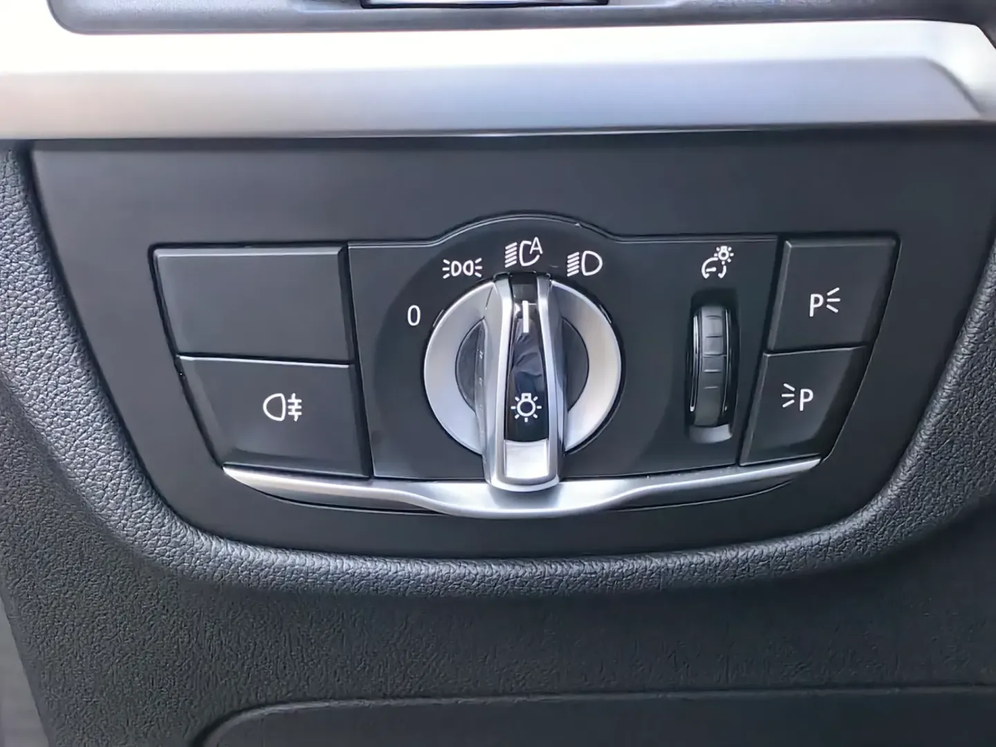 Cumpara/ Vinde online BMW X3 2022 SH, la cel mai bun pret pentru tine!