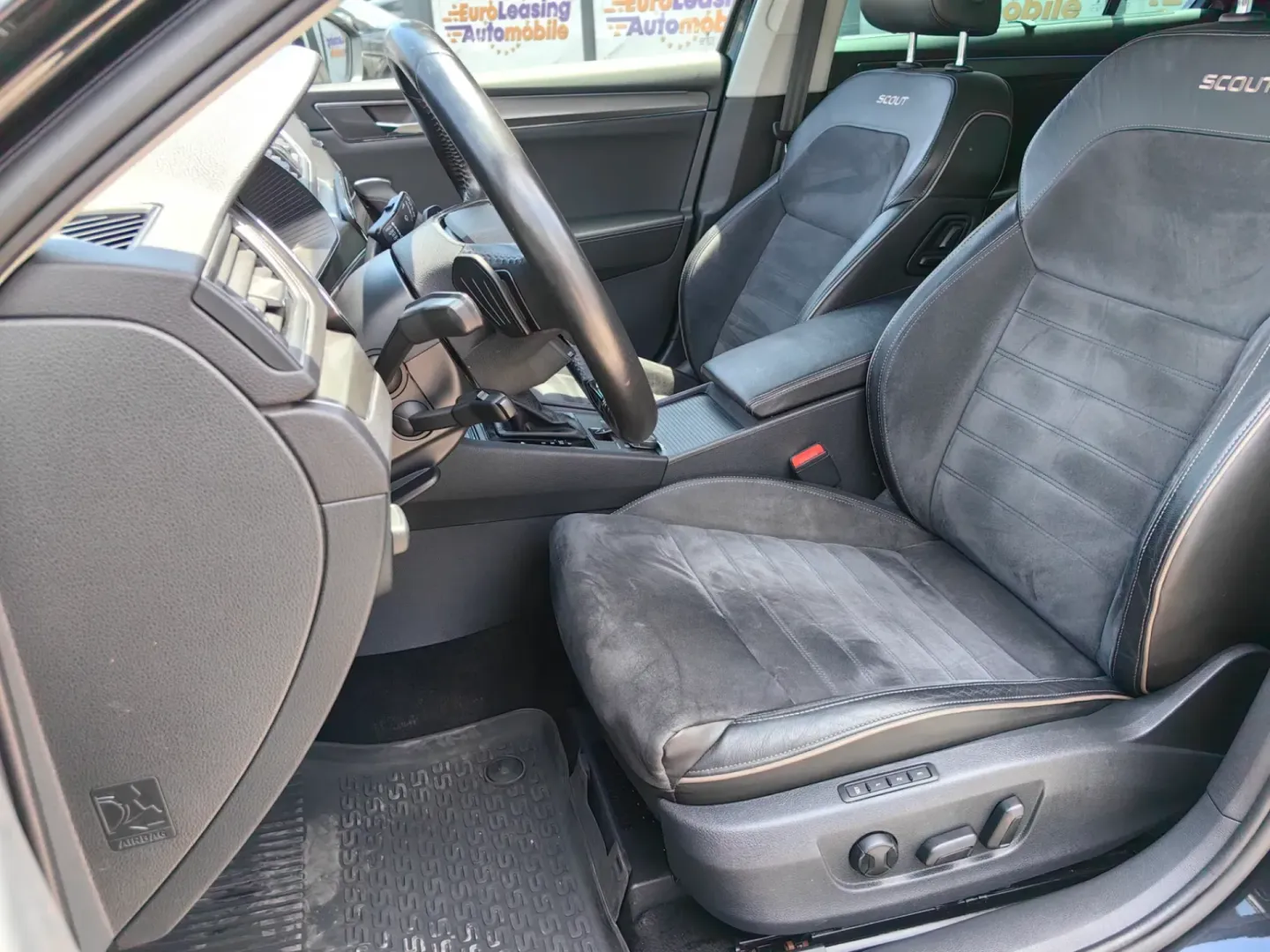 Cumpara/ Vinde online Skoda Superb 2021 SH, la cel mai bun pret pentru tine!