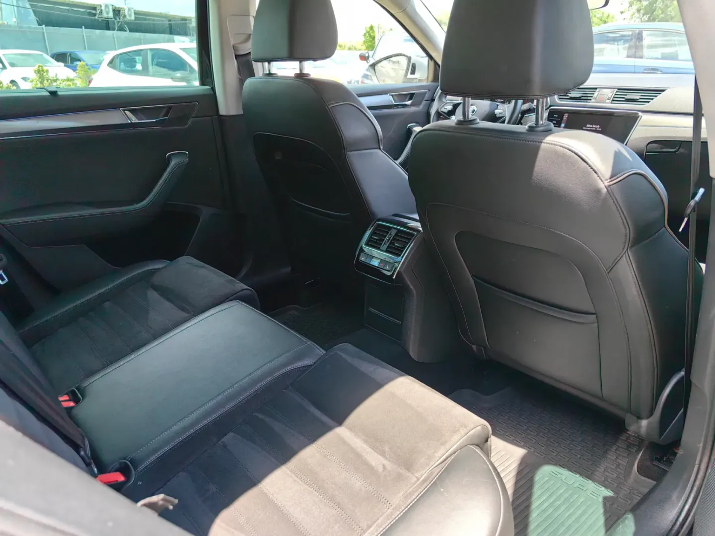 Cumpara/ Vinde online Skoda Superb 2021 SH, la cel mai bun pret pentru tine!