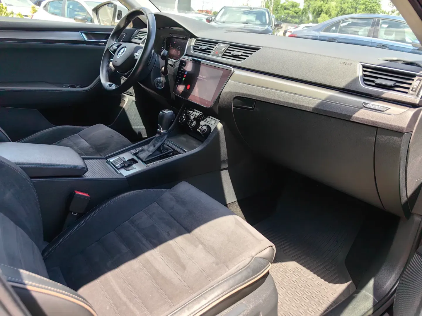 Cumpara/ Vinde online Skoda Superb 2021 SH, la cel mai bun pret pentru tine!