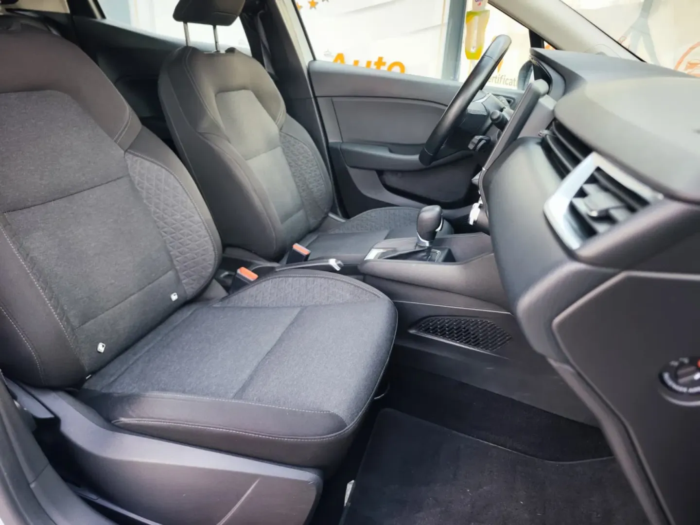 Cumpara/ Vinde online Renault  Clio 2022 SH, la cel mai bun pret pentru tine!