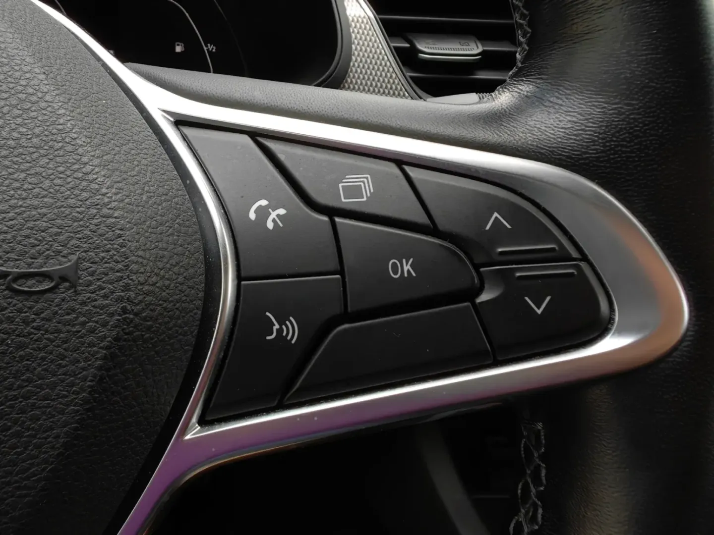 Cumpara/ Vinde online Renault  Arkana 2022 SH, la cel mai bun pret pentru tine!