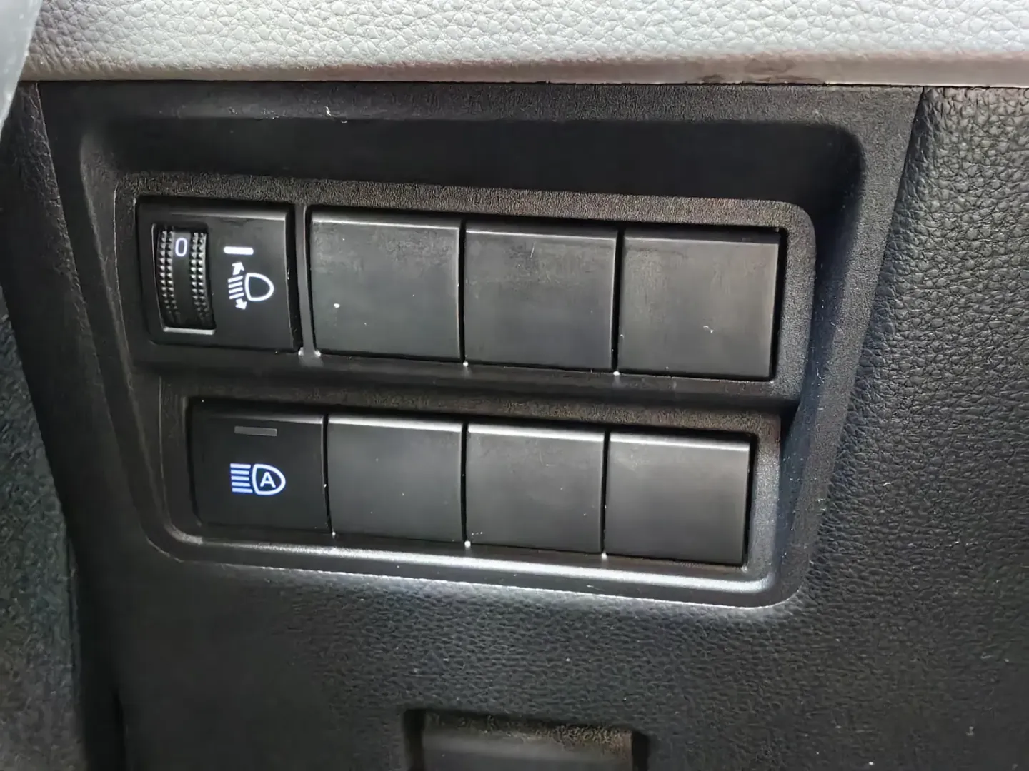 Cumpara/ Vinde online Toyota Yaris 2022 SH, la cel mai bun pret pentru tine!