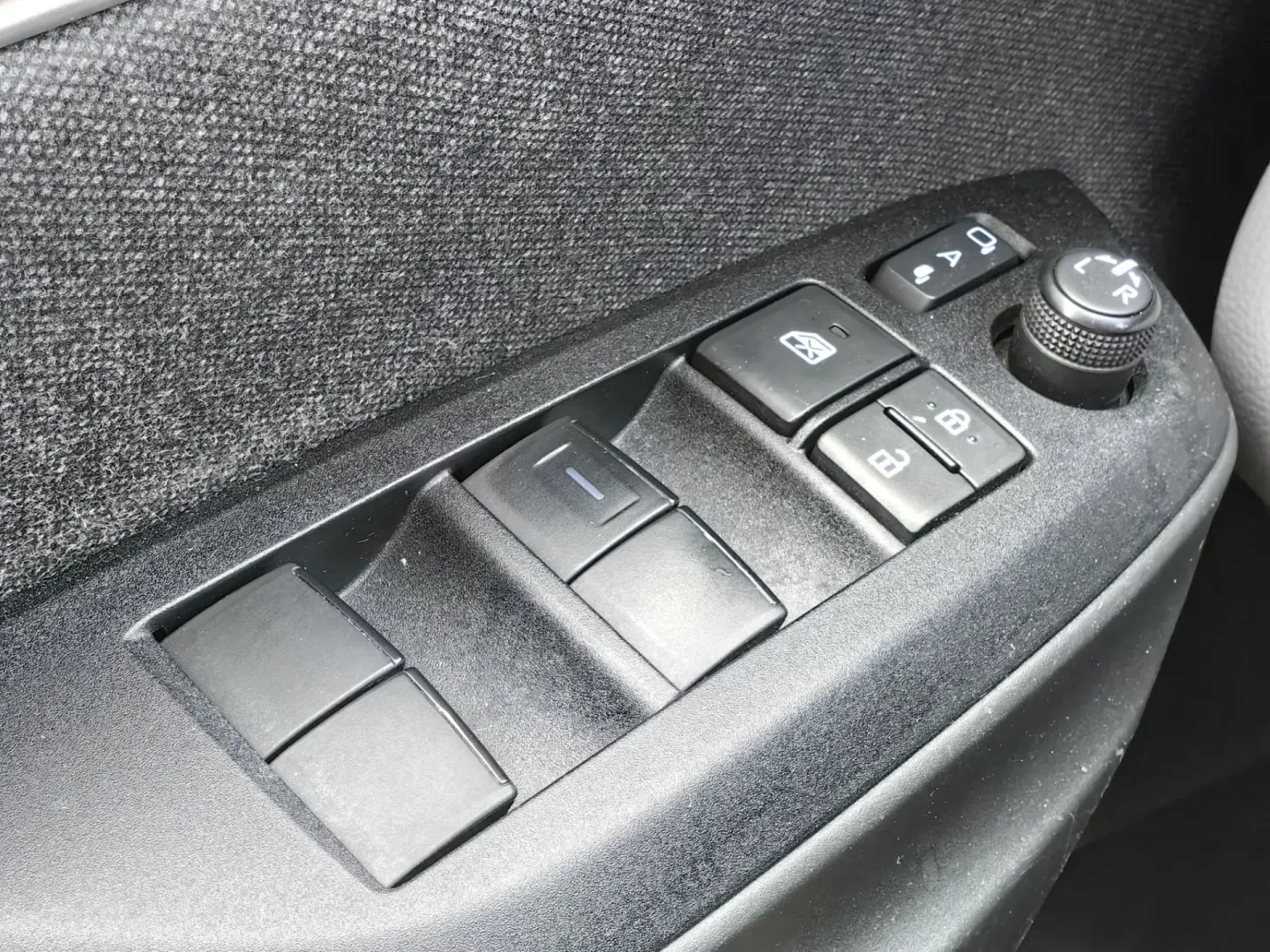 Cumpara/ Vinde online Toyota Yaris 2022 SH, la cel mai bun pret pentru tine!