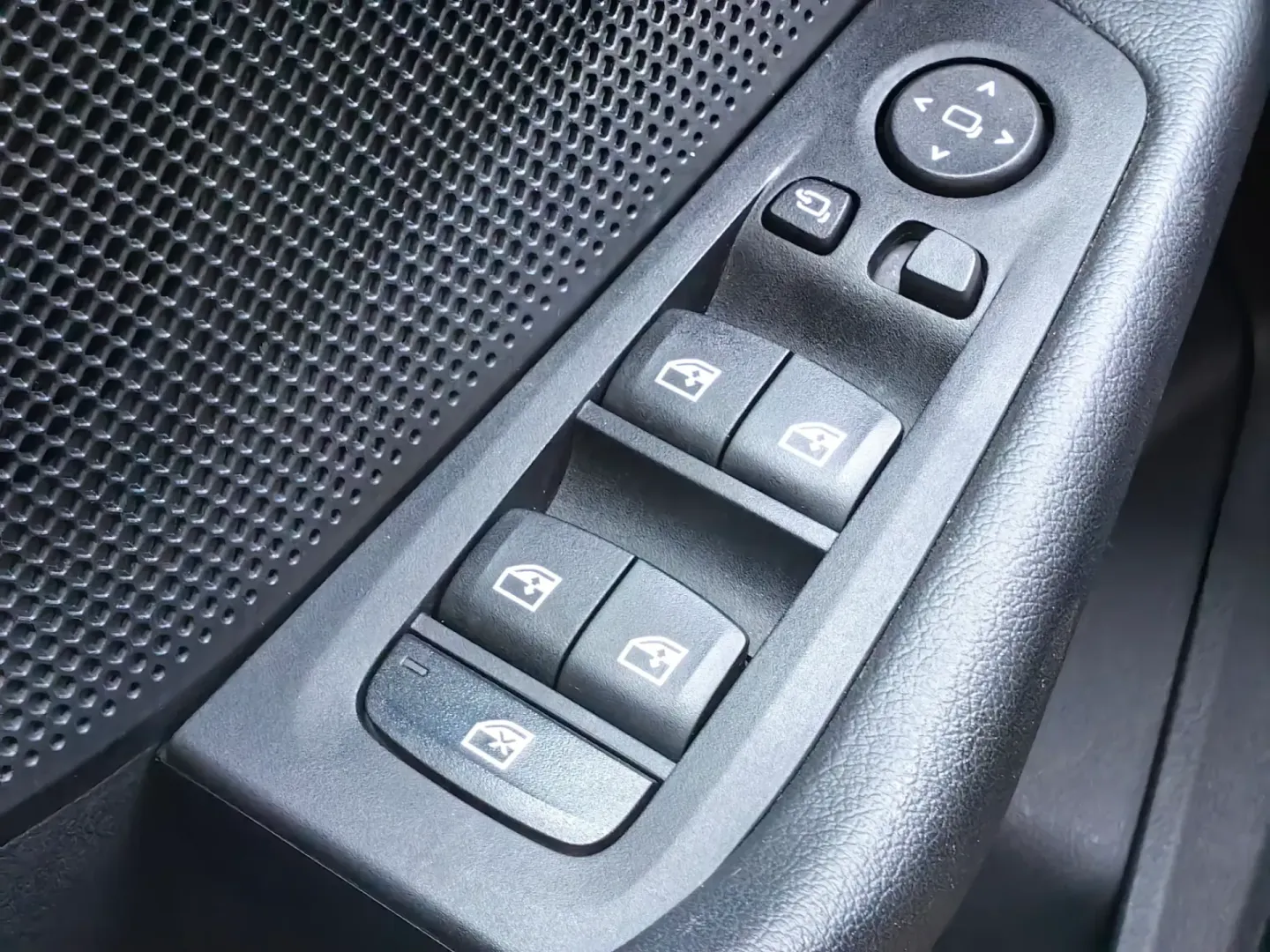 Cumpara/ Vinde online BMW 2 Series 2023 SH, la cel mai bun pret pentru tine!