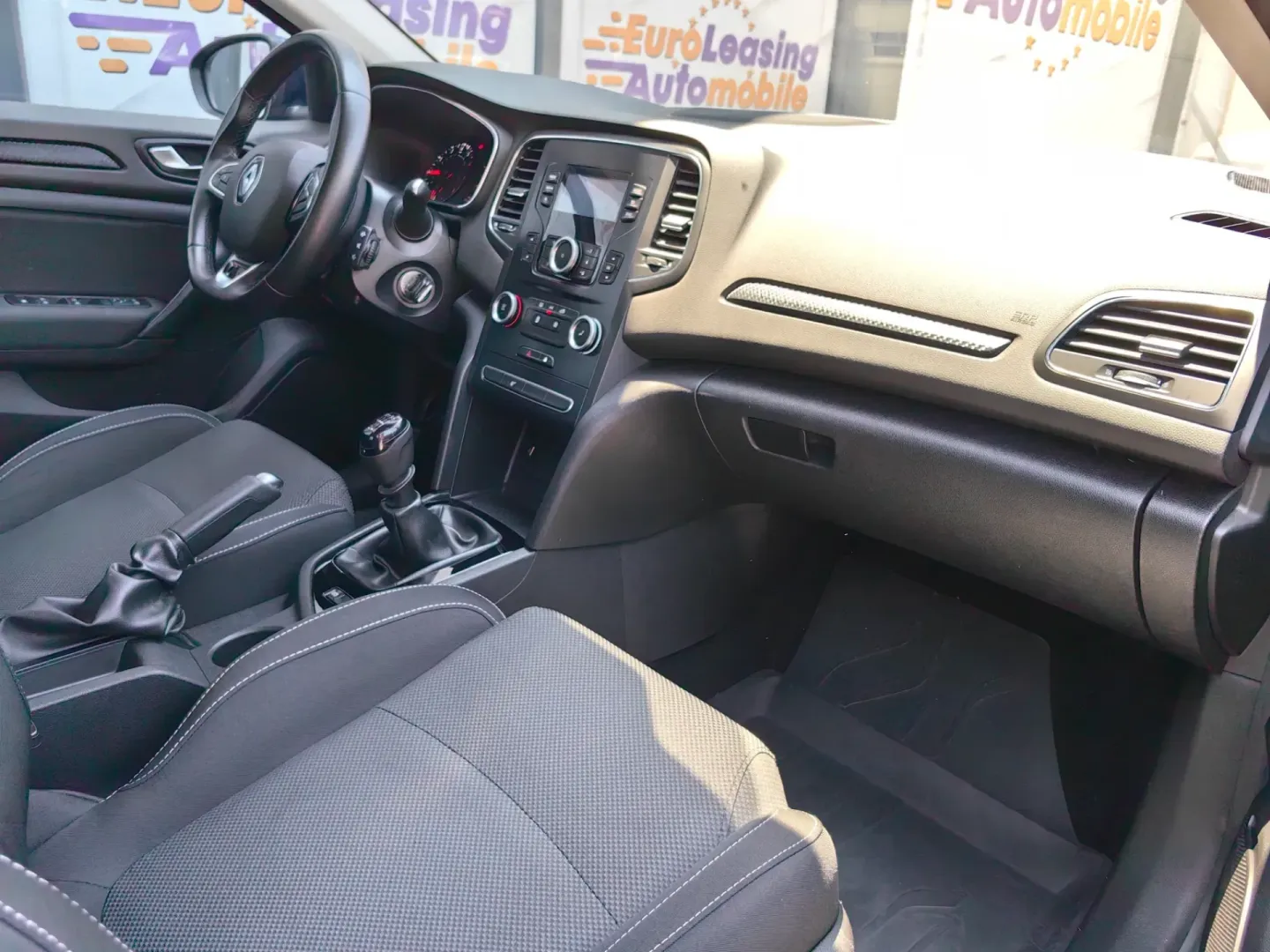 Cumpara/ Vinde online Renault  Megane 2021 SH, la cel mai bun pret pentru tine!