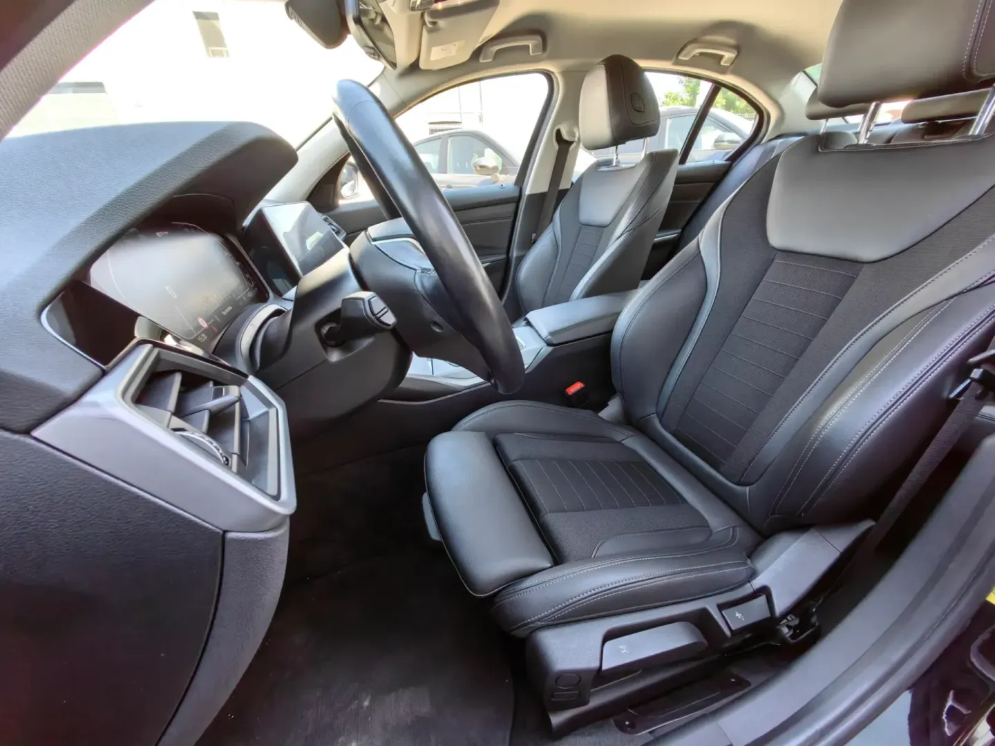 Cumpara/ Vinde online BMW 3 Series 2022 SH, la cel mai bun pret pentru tine!