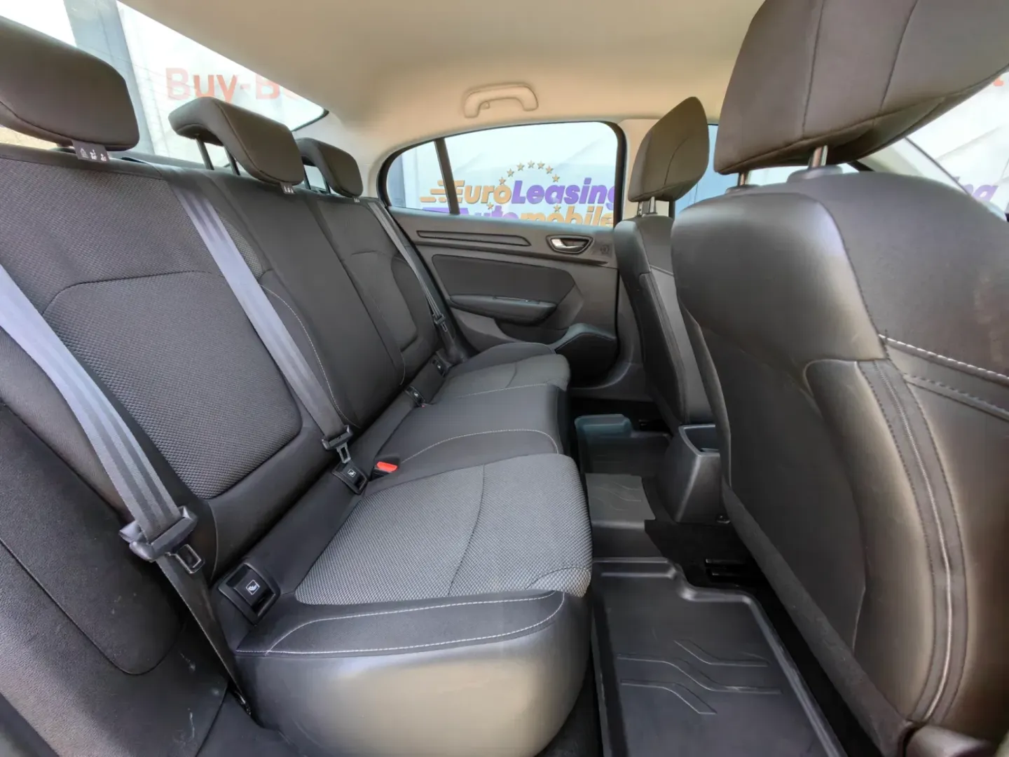 Cumpara/ Vinde online Renault  Megane 2021 SH, la cel mai bun pret pentru tine!