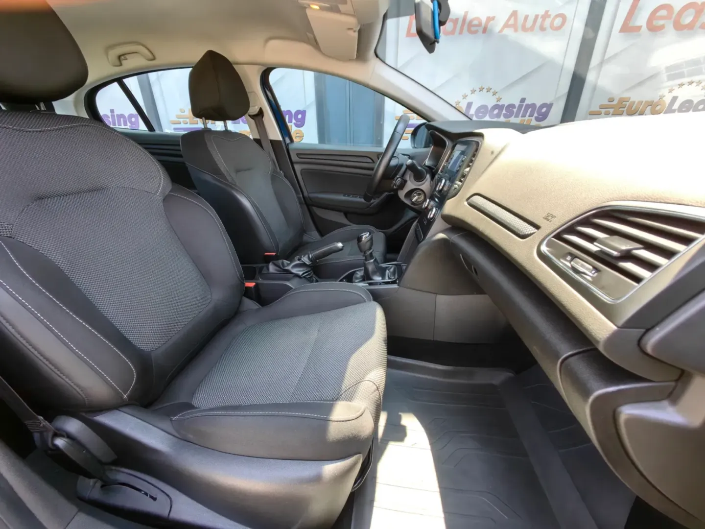 Cumpara/ Vinde online Renault  Megane 2021 SH, la cel mai bun pret pentru tine!