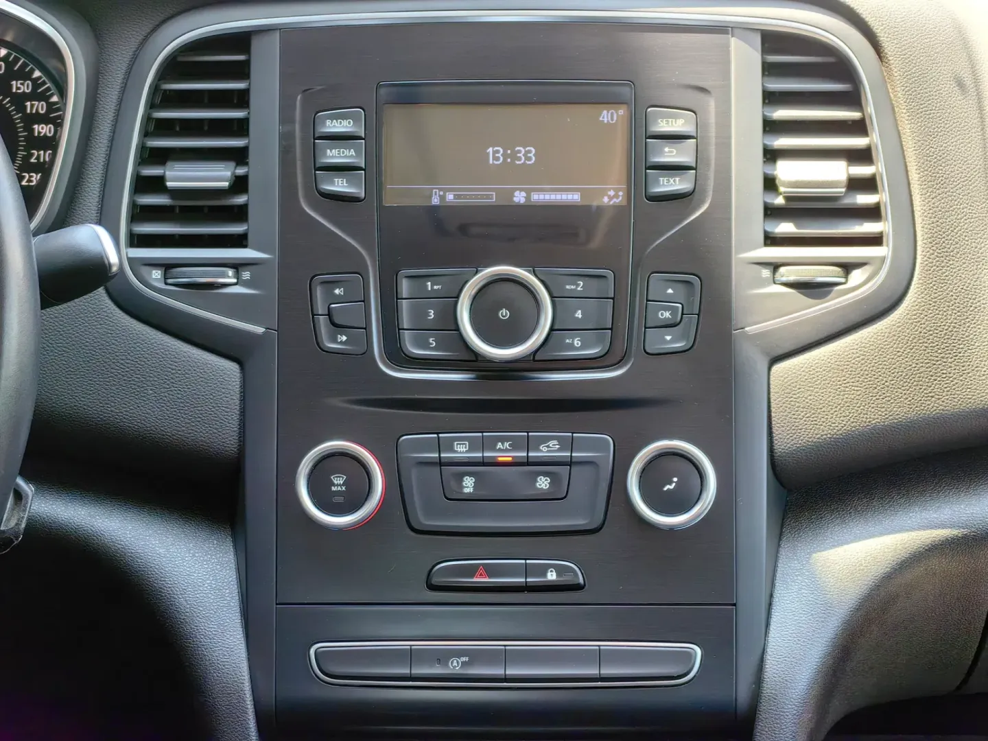 Cumpara/ Vinde online Renault  Megane 2021 SH, la cel mai bun pret pentru tine!