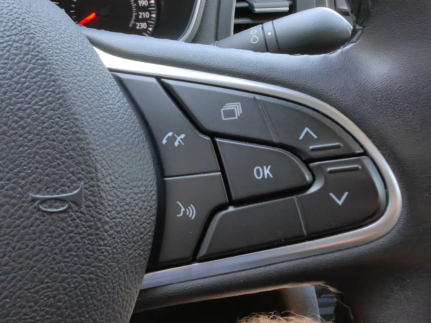 Cumpara/ Vinde online Renault  Megane 2021 SH, la cel mai bun pret pentru tine!