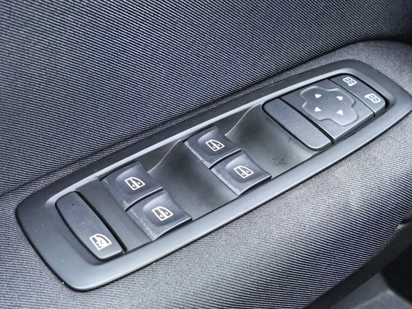 Cumpara/ Vinde online Renault  Megane 2021 SH, la cel mai bun pret pentru tine!