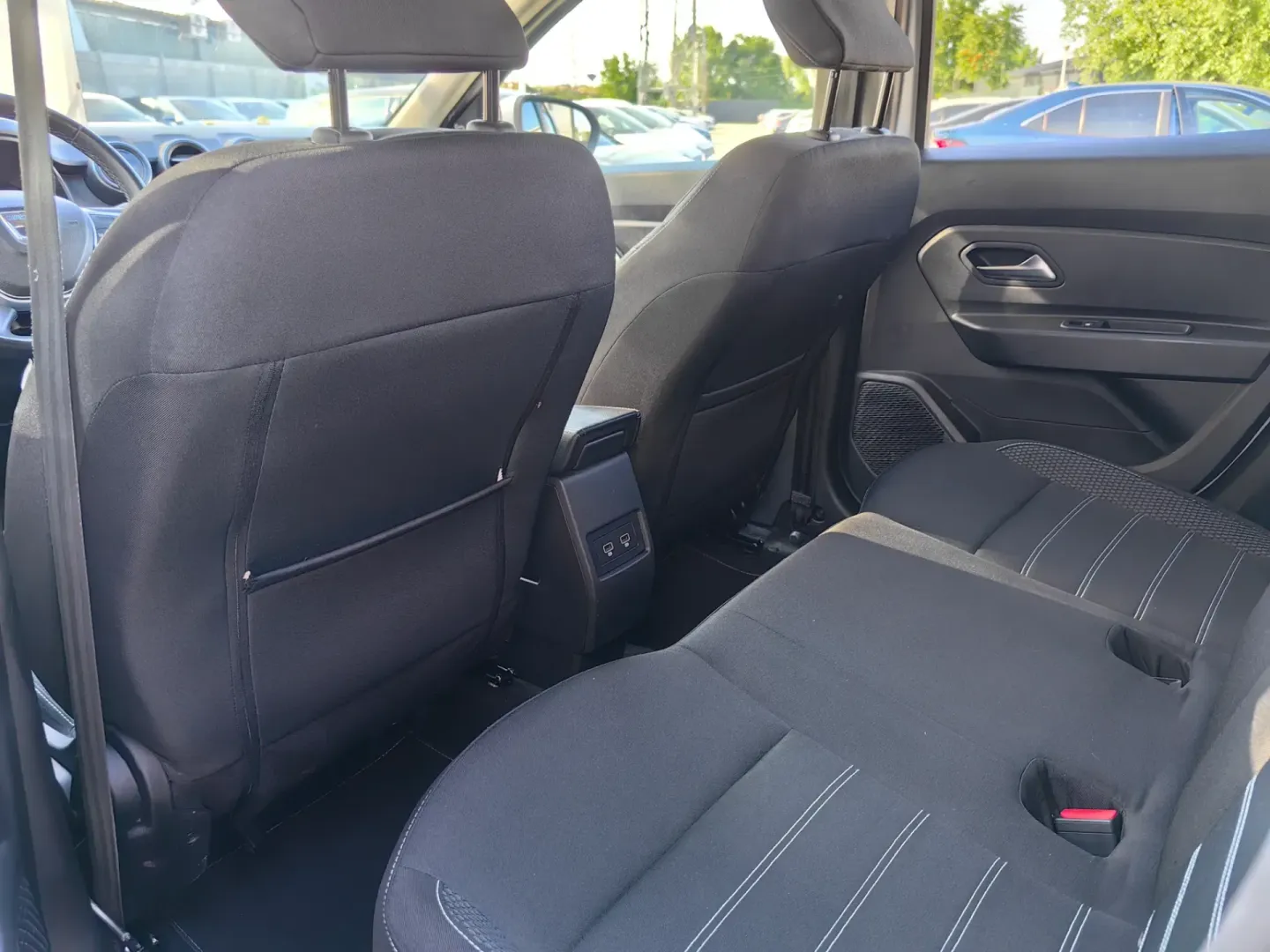 Cumpara/ Vinde online Dacia Duster 2022 SH, la cel mai bun pret pentru tine!