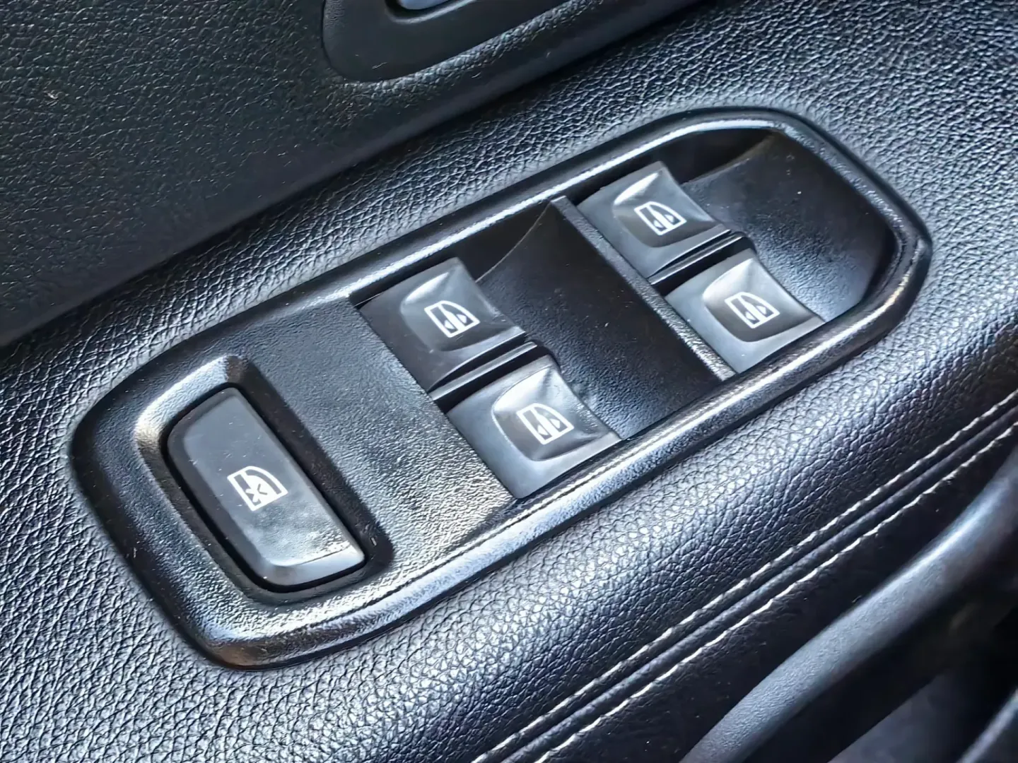 Cumpara/ Vinde online Dacia Duster 2022 SH, la cel mai bun pret pentru tine!