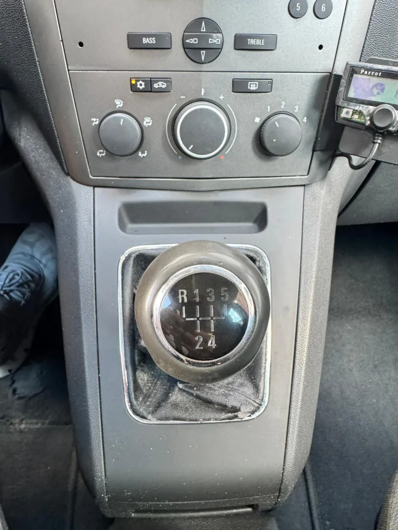 Cumpara/ Vinde online Opel Zafira 2006 SH, la cel mai bun pret pentru tine!