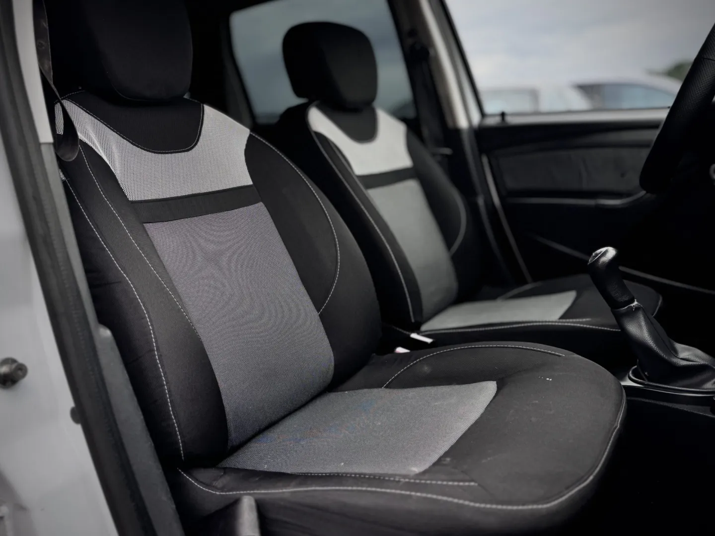 Cumpara/ Vinde online Dacia Duster 2017 SH, la cel mai bun pret pentru tine!