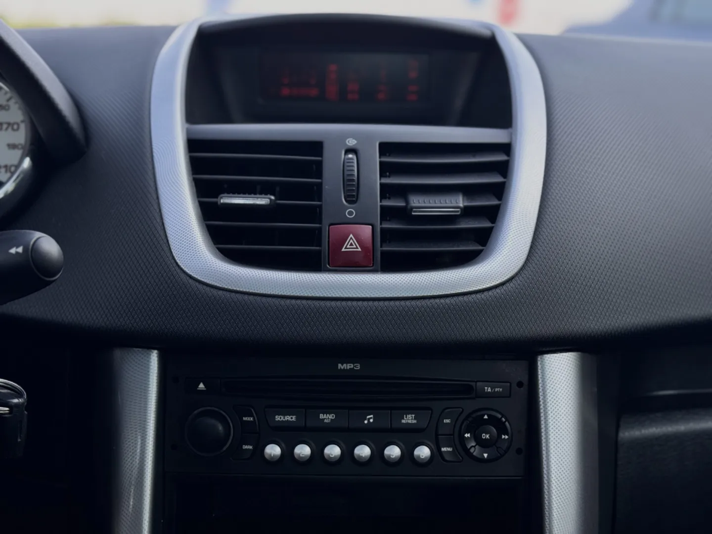 Cumpara/ Vinde online Peugeot 207 2007 SH, la cel mai bun pret pentru tine!