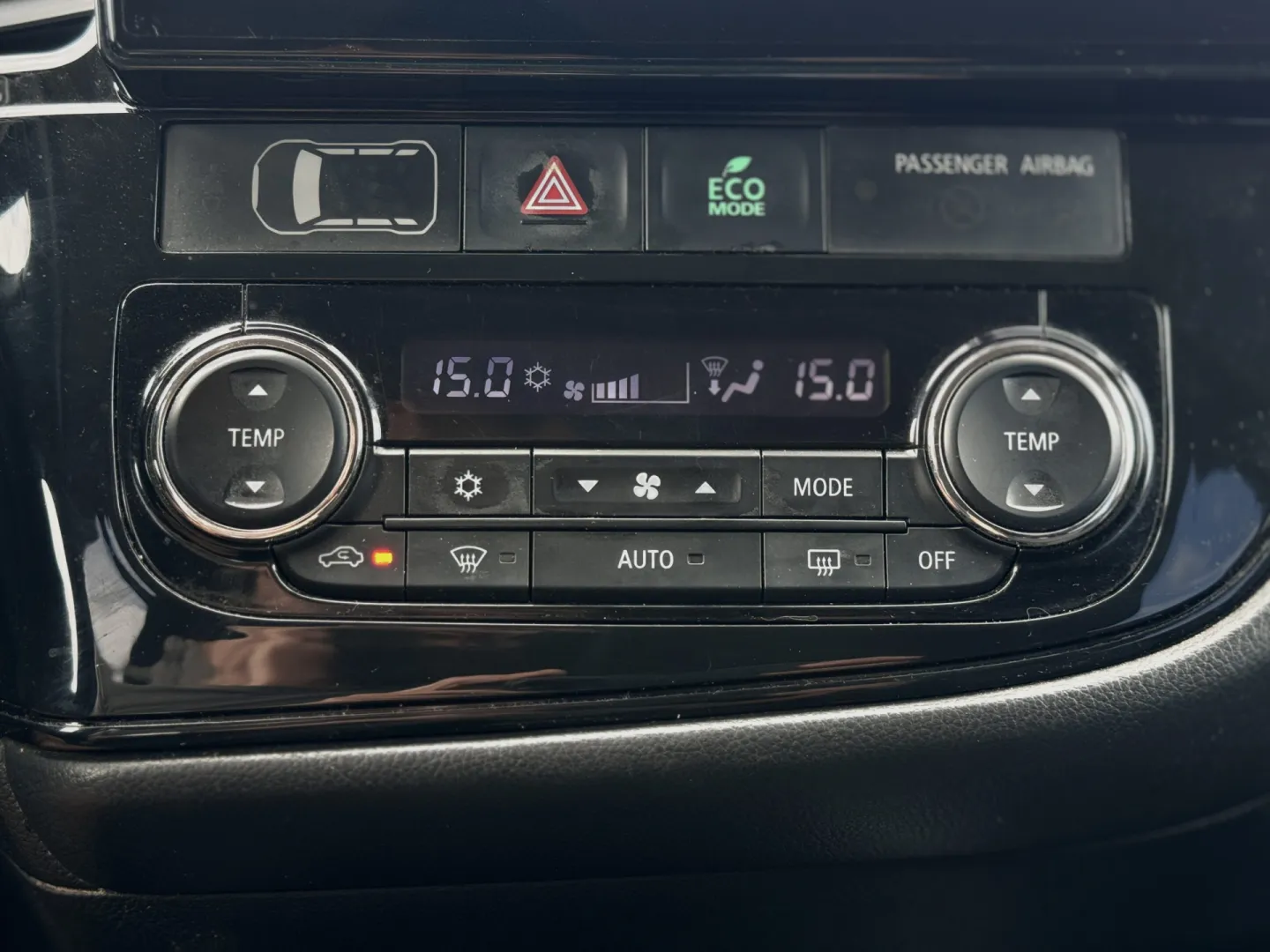 Cumpara/ Vinde online Mitsubishi Outlander 2017 SH, la cel mai bun pret pentru tine!