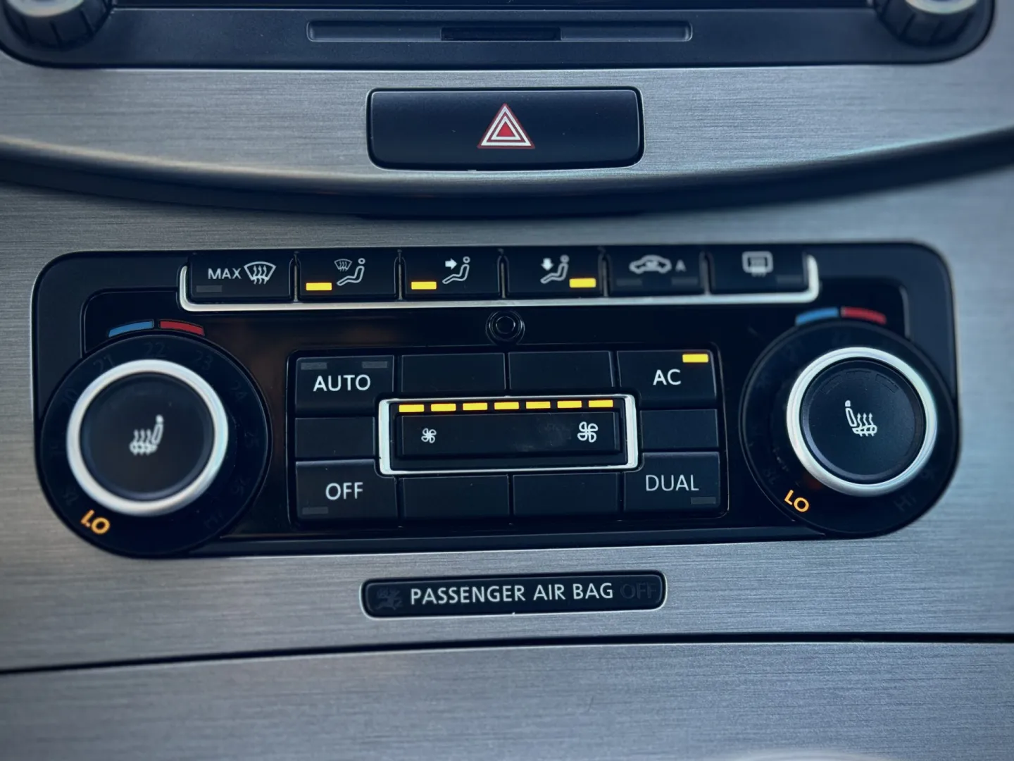 Cumpara/ Vinde online Volkswagen Passat 2011 SH, la cel mai bun pret pentru tine!
