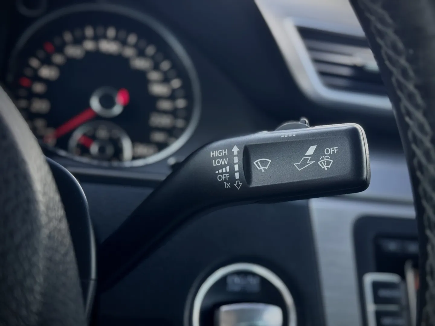 Cumpara/ Vinde online Volkswagen Passat 2011 SH, la cel mai bun pret pentru tine!