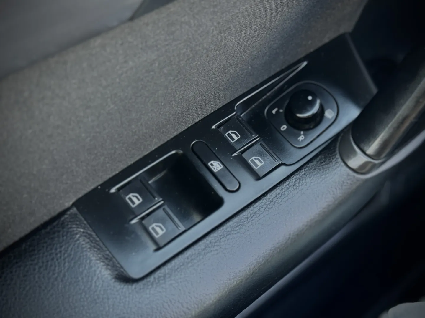 Cumpara/ Vinde online Volkswagen Passat 2011 SH, la cel mai bun pret pentru tine!
