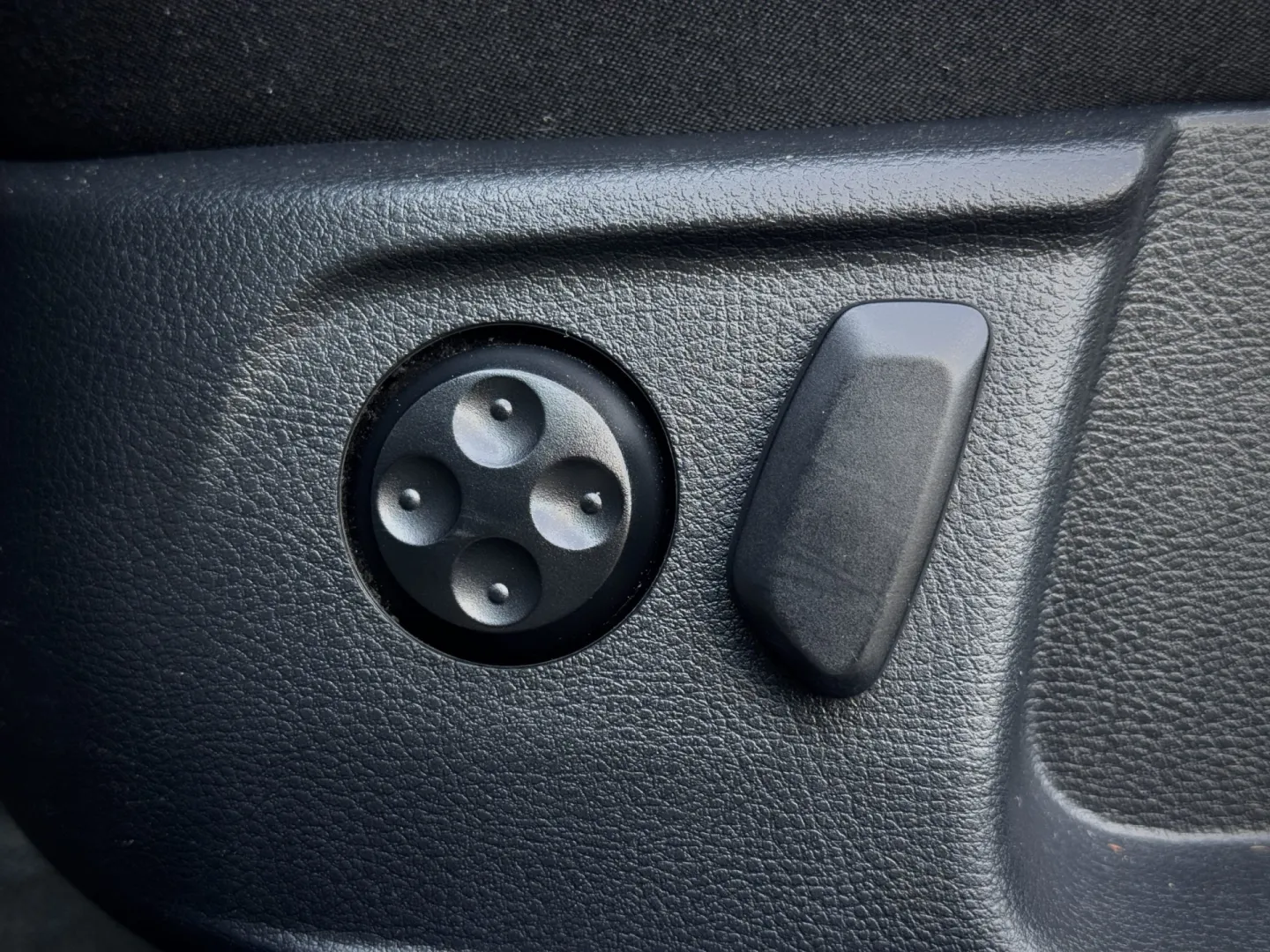 Cumpara/ Vinde online Volkswagen Passat 2011 SH, la cel mai bun pret pentru tine!