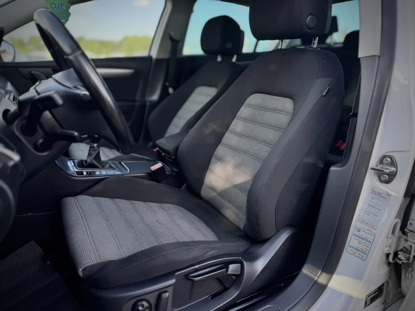 Cumpara/ Vinde online Volkswagen Passat 2011 SH, la cel mai bun pret pentru tine!