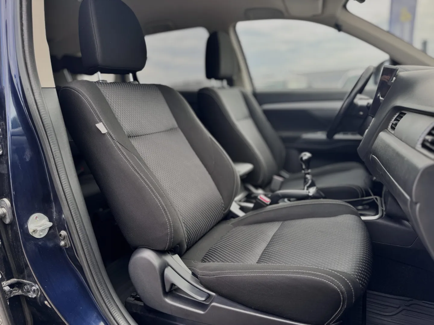 Cumpara/ Vinde online Mitsubishi Outlander 2017 SH, la cel mai bun pret pentru tine!