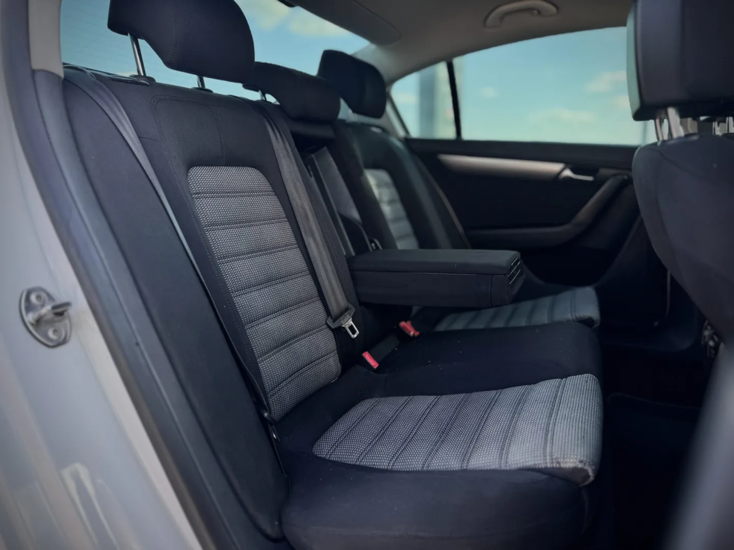 Cumpara/ Vinde online Volkswagen Passat 2011 SH, la cel mai bun pret pentru tine!