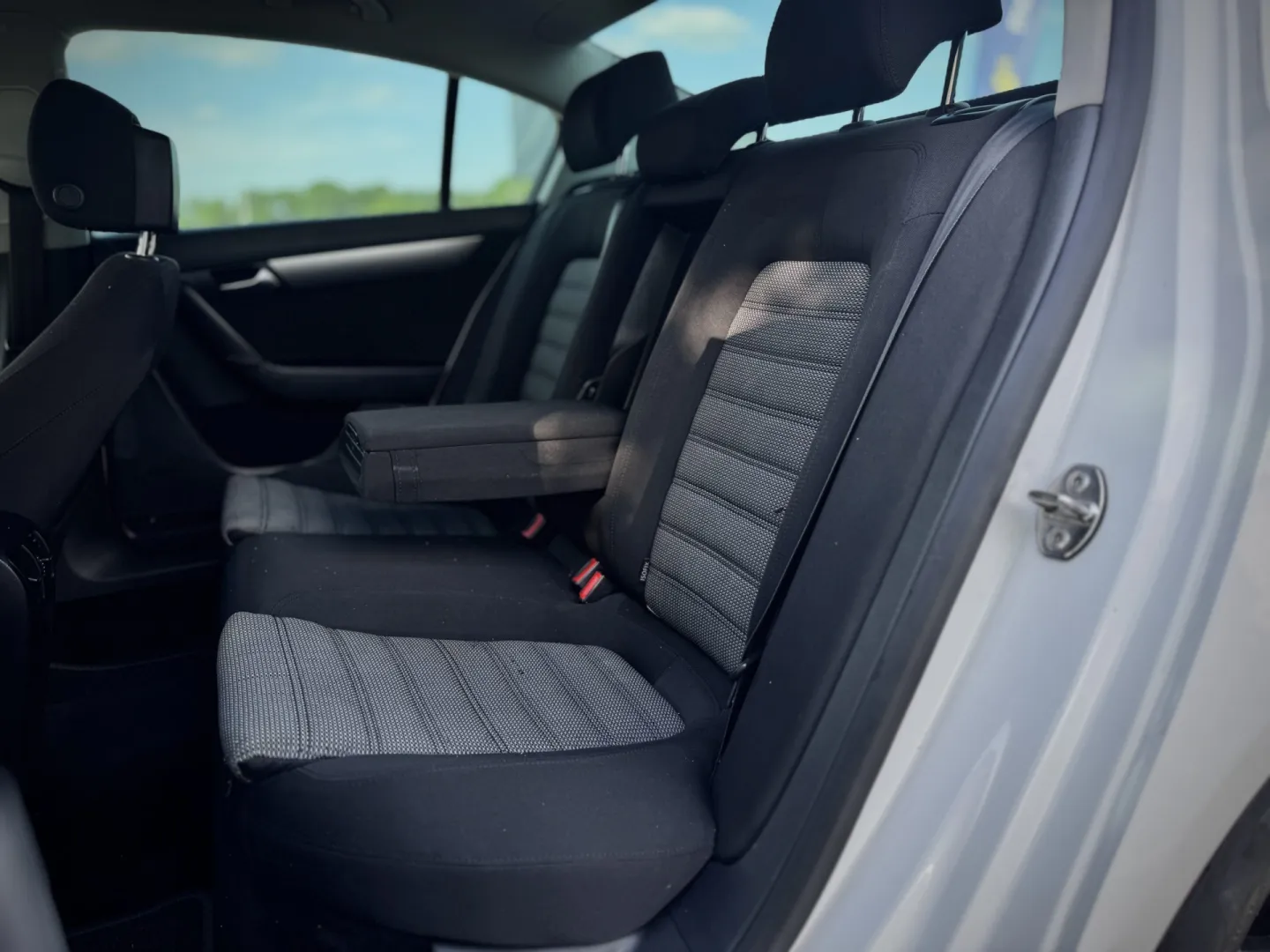 Cumpara/ Vinde online Volkswagen Passat 2011 SH, la cel mai bun pret pentru tine!